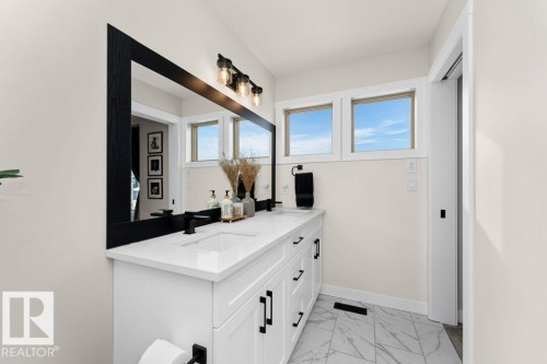 96 Garneau Gate, Spruce Grove, AB - Indoor Photo Showing Bathroom