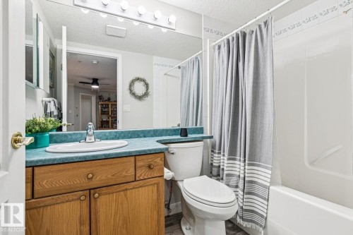 110 8315 83 Street Nw, Edmonton, AB - Indoor Photo Showing Bathroom