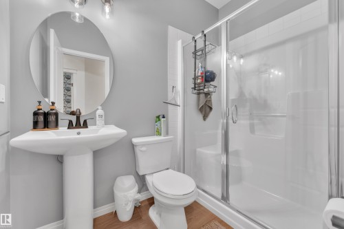 5209 22A Avenue, Edmonton, AB - Indoor Photo Showing Bathroom