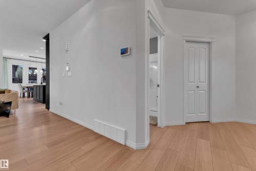 5209 22A Avenue, Edmonton, AB - Indoor Photo Showing Other Room