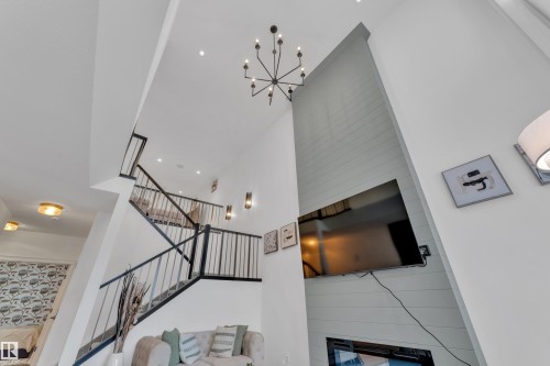 5209 22A Avenue, Edmonton, AB - Indoor Photo Showing Other Room