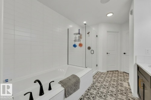 5209 22A Avenue, Edmonton, AB - Indoor Photo Showing Bathroom
