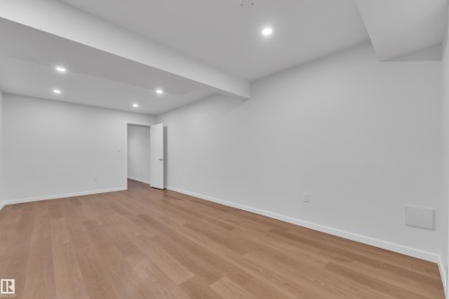 5209 22A Avenue, Edmonton, AB - Indoor Photo Showing Other Room