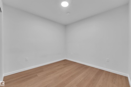 5209 22A Avenue, Edmonton, AB - Indoor Photo Showing Other Room