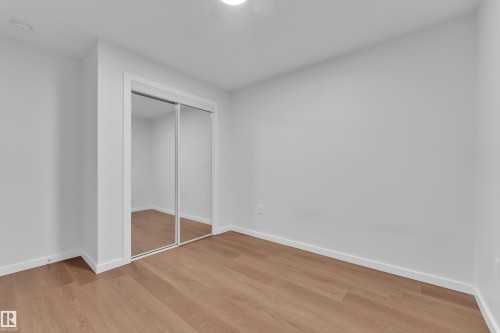 5209 22A Avenue, Edmonton, AB - Indoor Photo Showing Other Room