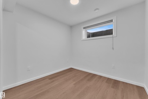5209 22A Avenue, Edmonton, AB - Indoor Photo Showing Other Room