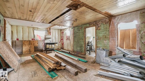 4709 50A Avenue, Calmar, AB - Indoor