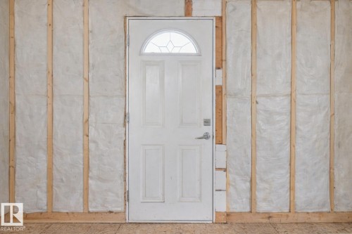 4709 50A Avenue, Calmar, AB - Indoor