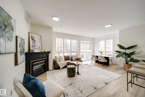 532 10023 110 Street  Edmonton, AB T5K 1J5