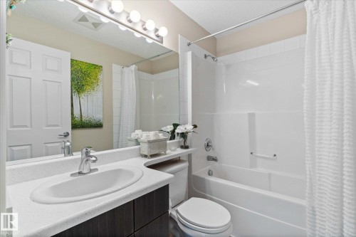 112 2208 44 Avenue, Edmonton, AB - Indoor Photo Showing Bathroom