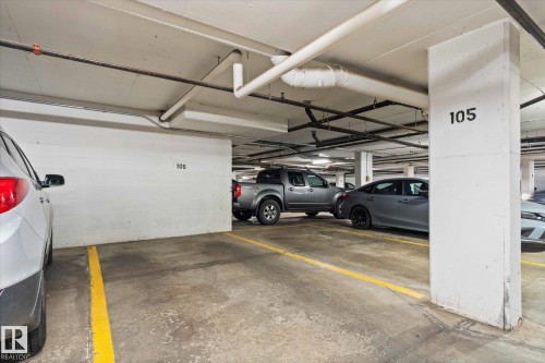 112 2208 44 Avenue, Edmonton, AB - Indoor Photo Showing Garage