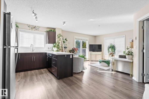 112 2208 44 Avenue, Edmonton, AB - Indoor