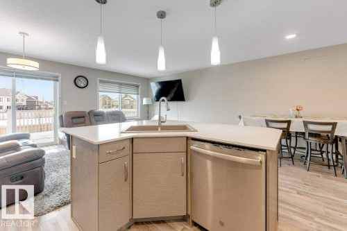 2777 Chokecherry Place, Edmonton, AB - Indoor Photo Showing Kitchen