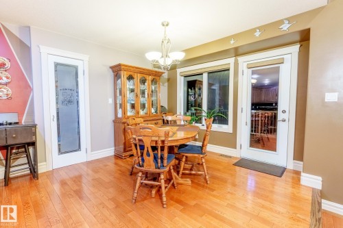 50431 Rge Rd 222, Rural Leduc County, AB - Indoor Photo Showing Dining Room