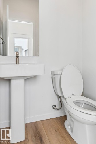 8120 228 Street, Edmonton, AB - Indoor Photo Showing Bathroom