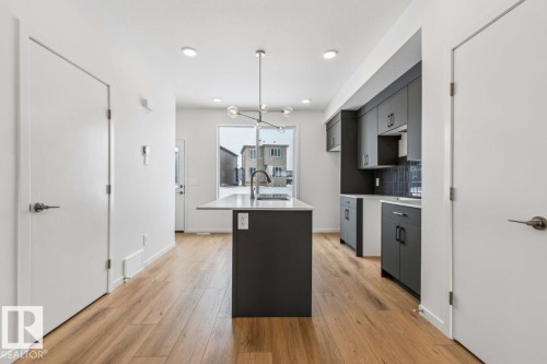 8120 228 Street, Edmonton, AB - Indoor Photo Showing Kitchen With Upgraded Kitchen