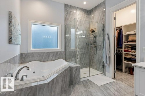 3698 Hummingbird Way, Edmonton, AB - Indoor Photo Showing Bathroom