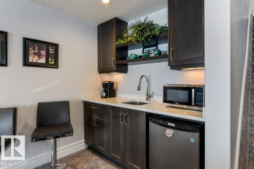 3698 Hummingbird Way, Edmonton, AB - Indoor Photo Showing Kitchen