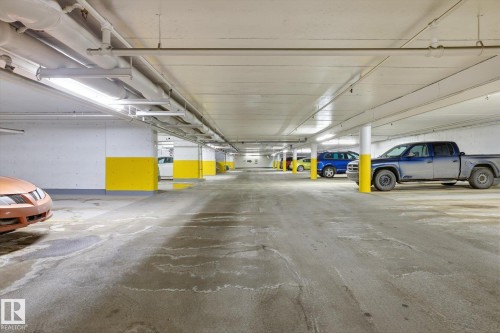 203 11307 99 Avenue, Edmonton, AB - Indoor Photo Showing Garage
