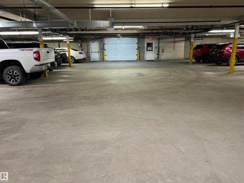 #306 4128 47 Street, Drayton Valley, AB - Indoor Photo Showing Garage