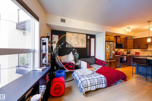 319 10523 123 Street, Edmonton, AB - Indoor