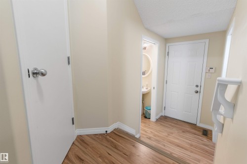 7422 Singer Landing Landing, Edmonton, AB - Indoor Photo Showing Other Room