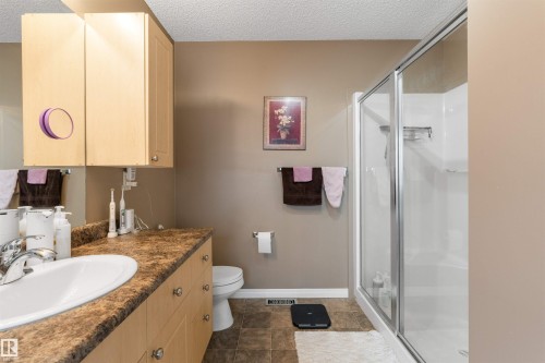 7422 Singer Landing Landing, Edmonton, AB - Indoor Photo Showing Bathroom