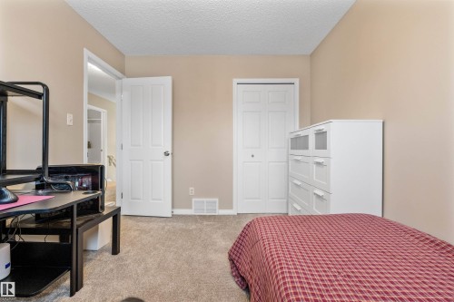 7422 Singer Landing Landing, Edmonton, AB - Indoor Photo Showing Bedroom