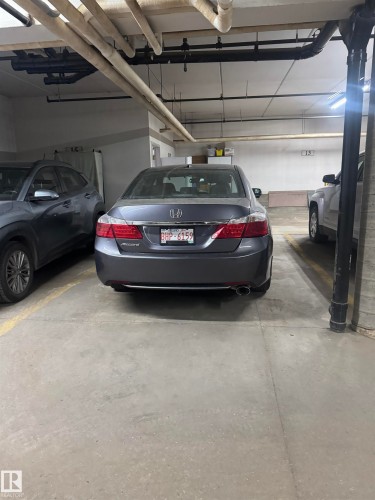 301 9928 105 Street, Westlock, AB - Indoor Photo Showing Garage