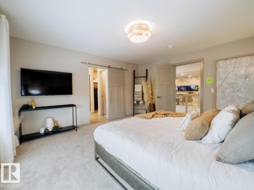 7005 Kiviaq Crescent, Edmonton, AB - Indoor Photo Showing Bedroom