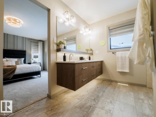 7005 Kiviaq Crescent, Edmonton, AB - Indoor Photo Showing Bathroom