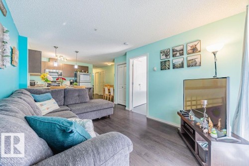 114 340 Windermere Road, Edmonton, AB - Indoor Photo Showing Living Room