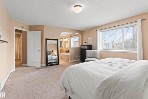 170 Galland Crescent, Edmonton, AB - Indoor Photo Showing Bedroom