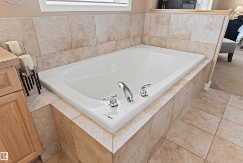 170 Galland Crescent, Edmonton, AB - Indoor Photo Showing Bathroom