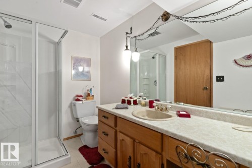 60 Peace River Drive, Devon, AB - Indoor Photo Showing Bathroom