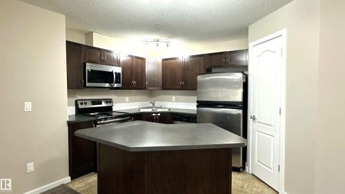 111 392 Silver Berry Road, Edmonton, AB - Indoor Photo Showing Kitchen