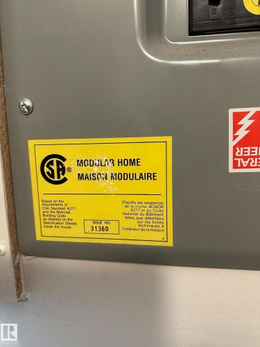 Detailed view - 341 West Brook Way Nw, Edmonton, AB - Indoor Photo Showing Other Room