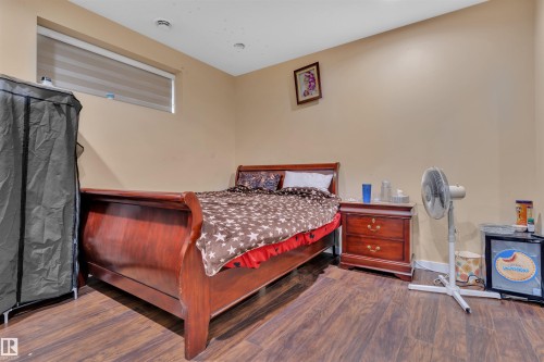2225 32B Street, Edmonton, AB - Indoor Photo Showing Bedroom