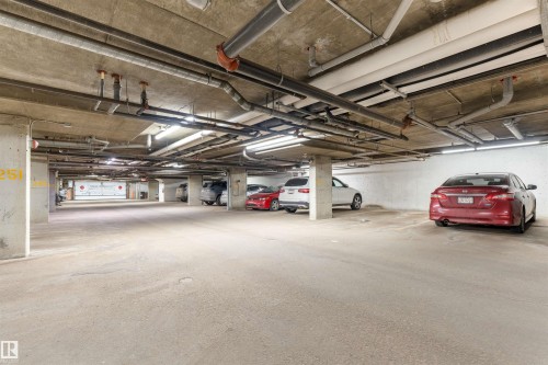 313 270 Mcconachie Drive, Edmonton, AB - Indoor Photo Showing Garage