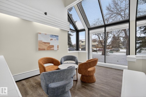 Sitting room with a baseboard heating unit - 307 4608 52 Avenue, Stony Plain, AB - Indoor
