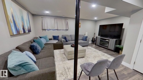 2652 Maple Way, Edmonton, AB - Indoor Photo Showing Living Room