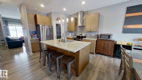 2652 Maple Way, Edmonton, AB - Indoor Photo Showing Kitchen