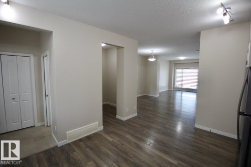 Upper 2436 Casey Link Sw, Edmonton, AB - Indoor Photo Showing Other Room