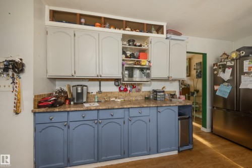 1330 72 Street, Edmonton, AB - Indoor Photo Showing Kitchen