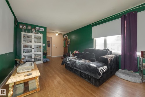 1330 72 Street, Edmonton, AB - Indoor Photo Showing Other Room