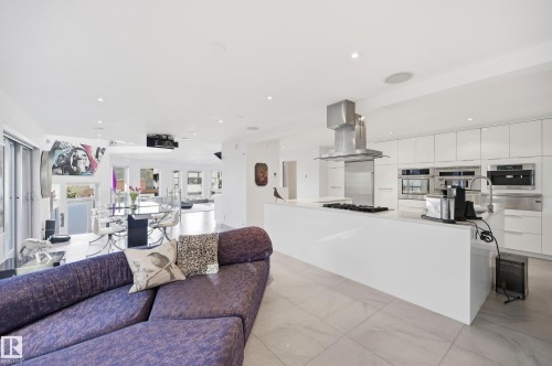 10065 90 Avenue, Edmonton, AB - Indoor