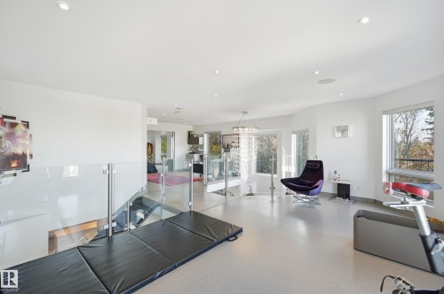 10065 90 Avenue, Edmonton, AB - Indoor