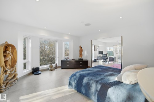 10065 90 Avenue, Edmonton, AB - Indoor Photo Showing Bedroom