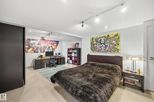 10065 90 Avenue, Edmonton, AB - Indoor Photo Showing Bedroom