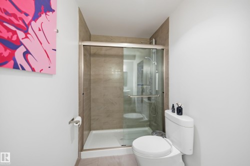 10065 90 Avenue, Edmonton, AB - Indoor Photo Showing Bathroom